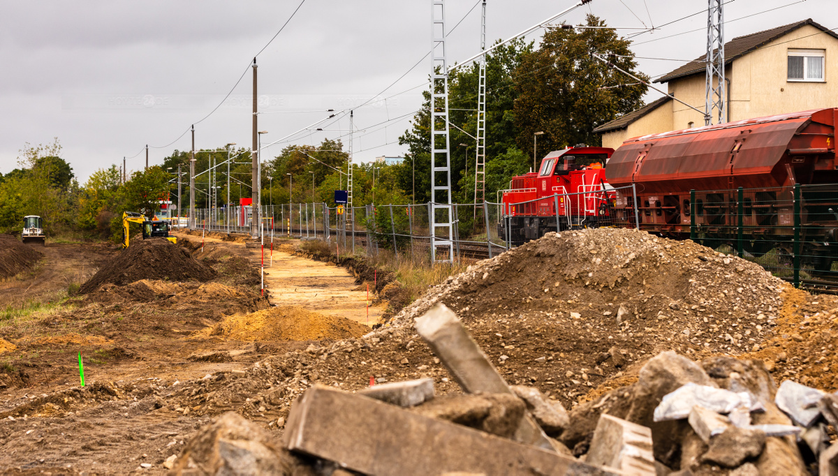 Neuer Weg wird entlang der Bahntrasse gebaut