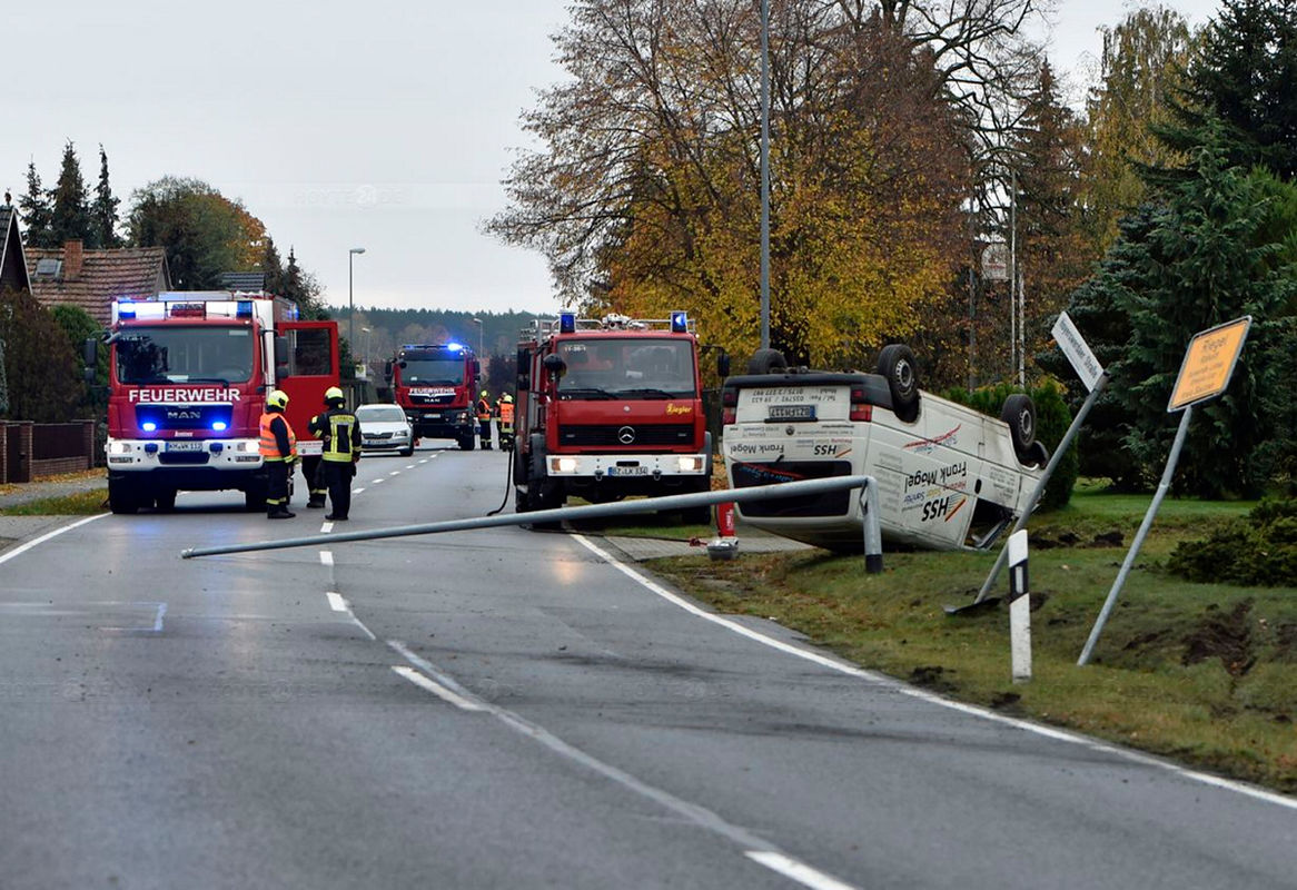Schilder und Laterne von Transporter "gefällt"