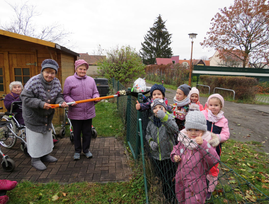 Gartenzaun, Schneeschieber und Wiedersehensfreude