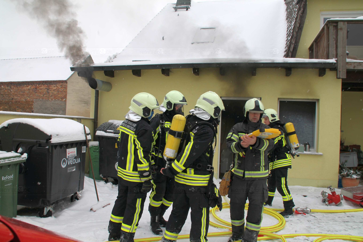 Feuerwehr bekämpft Brand in Dörgenhausener Gaststätte