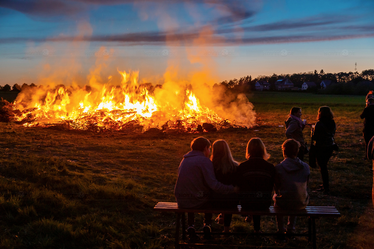 Schwarzkollm prüft Hexenfeuer ohne Publikum