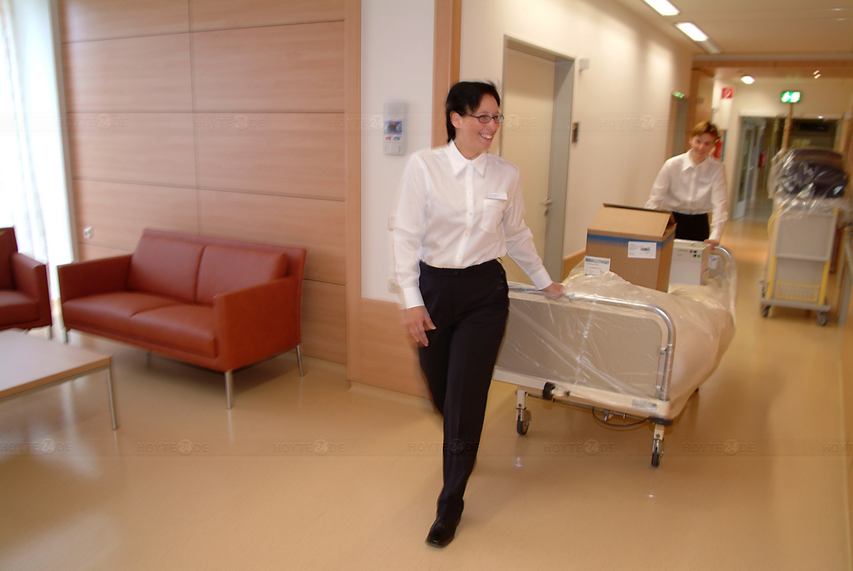 Service-Kräfte im Klinikum sollen Pflegehelfer werden