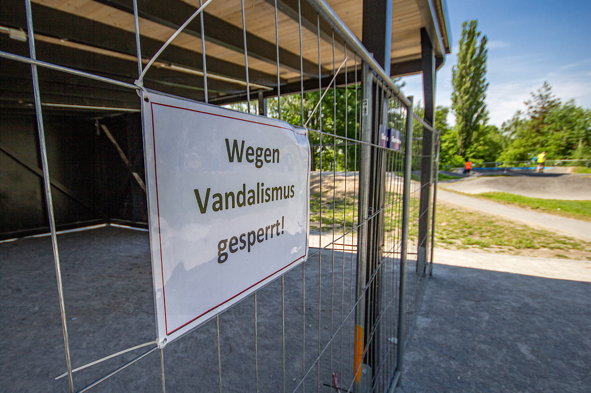 Wiedergutmachung nach Vandalismus in Bernsdorf