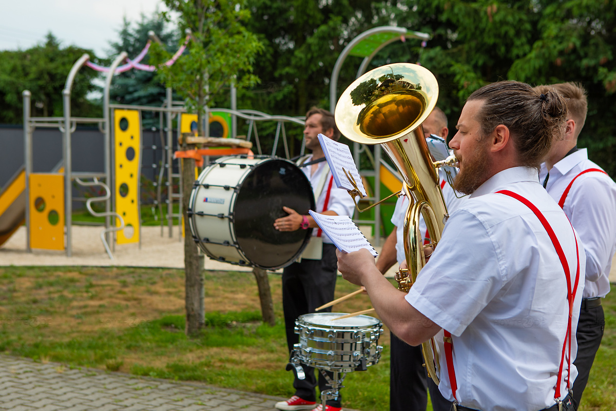 Spielplatz-Einweihung mit Kapelle