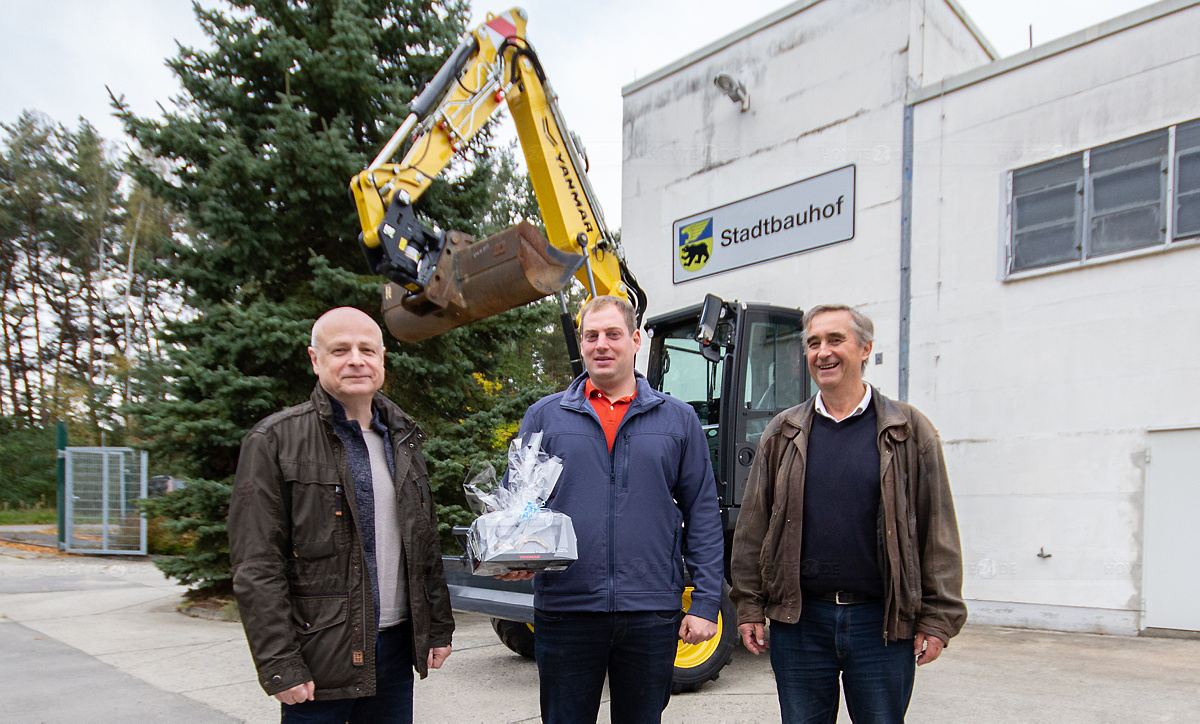 Neuer Bagger beim Bernsdorfer Bauhof im Einsatz