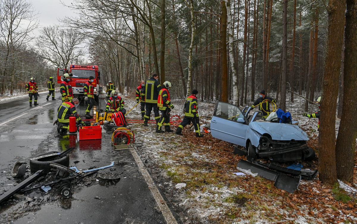 Hoyte24 Nachrichtenportal Für Hoyerswerda Fünf Verletzte Personen Und Totalschaden An Zwei Autos