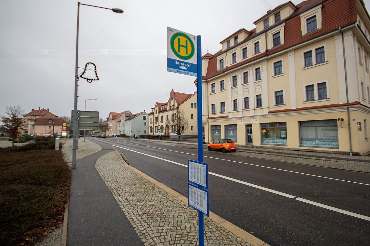 Bus-Rendezvouz in Bernsdorf-Mitte