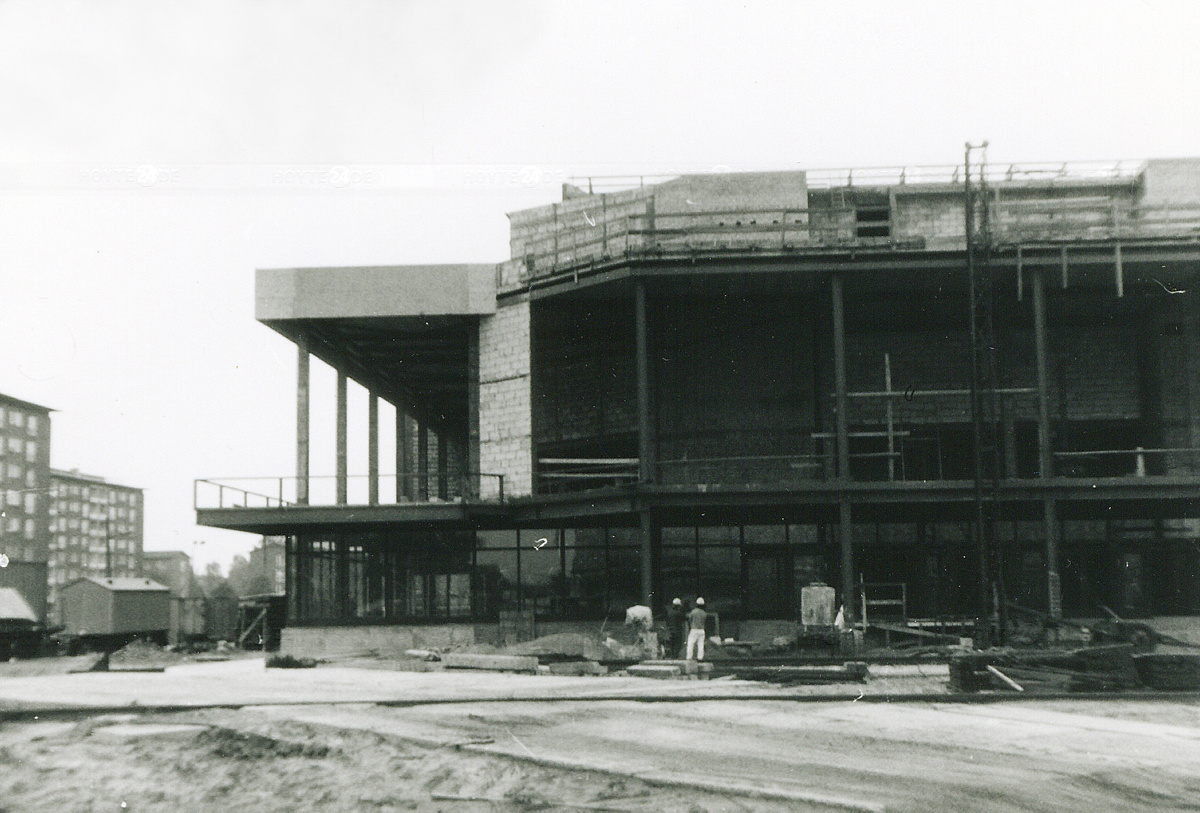 Die heutige Lausitzhalle im Rohbau