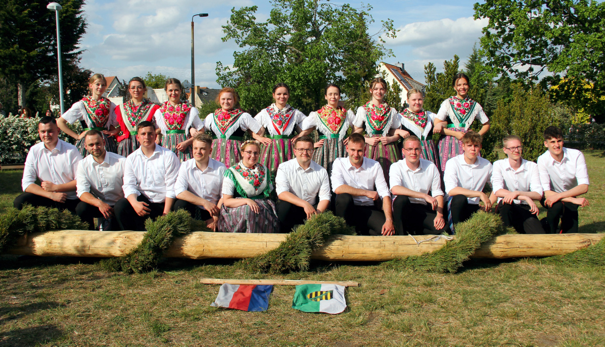 Auch der Zeißiger Maibaum ist niedergelegt