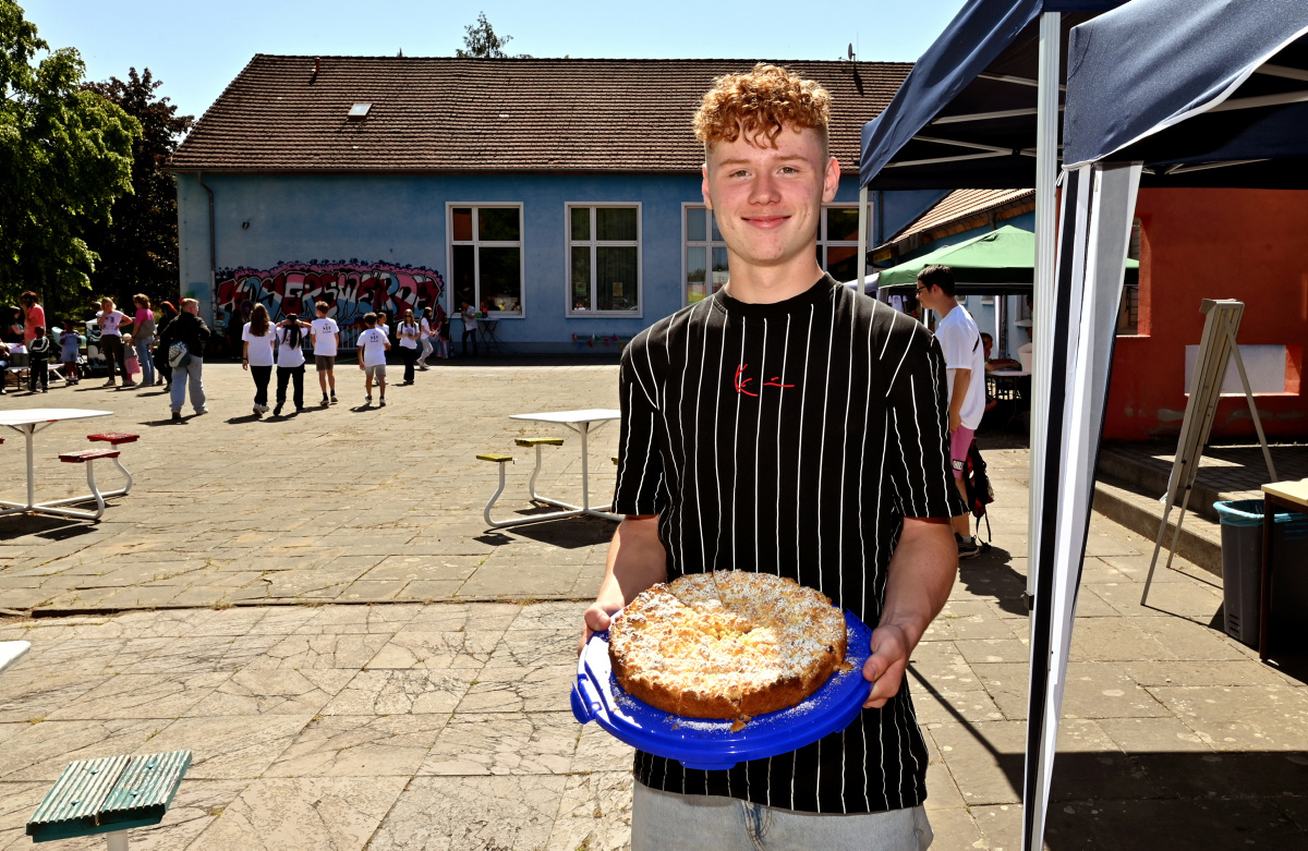 Kuchen zum Kindertags-Fest beigesteuert