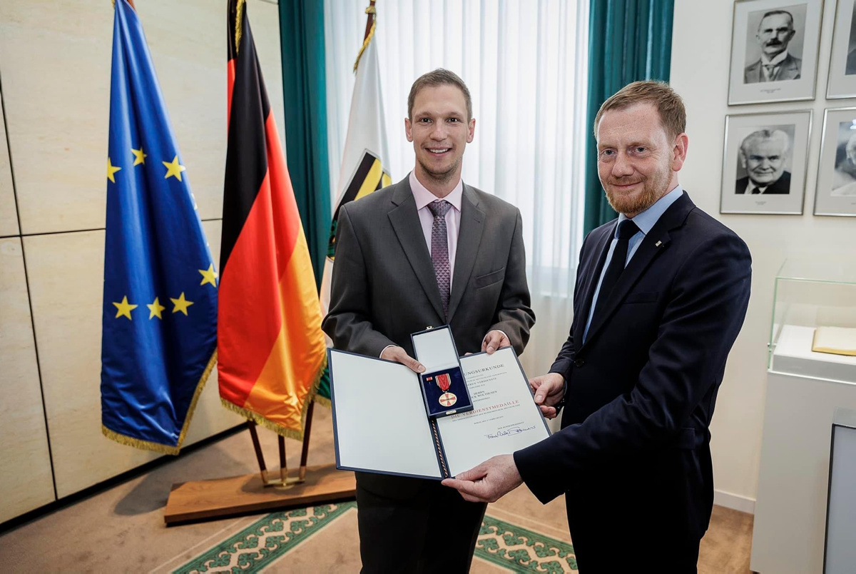 Lessing-Absolvent erhält Bundesverdienstkreuz