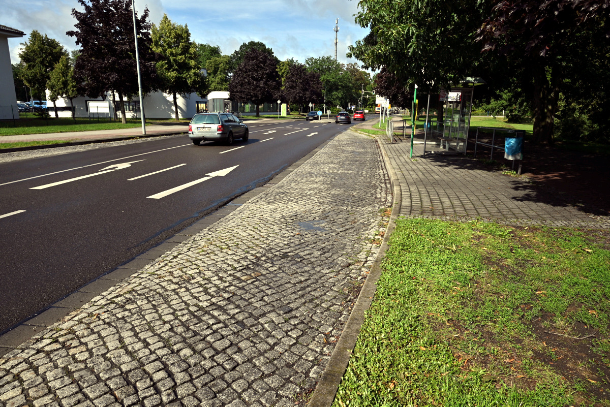 Bus-Bucht am Johanneum vor der Sanierung