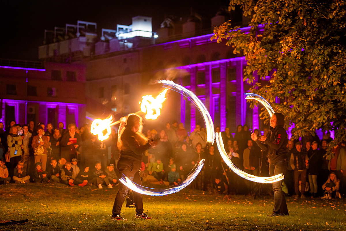 Herbstliches Feuerfest in der Energiefabrik