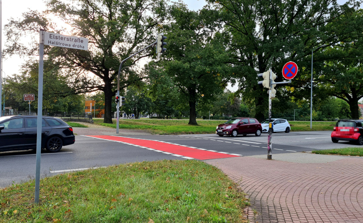 Fahrradbahnen frisch in Rot markiert