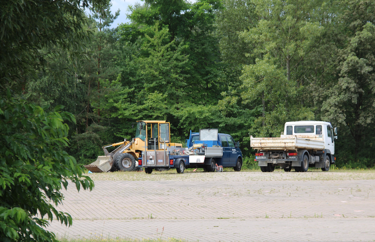 Reparaturarbeiten auf dem Festplatz am Gondelteich