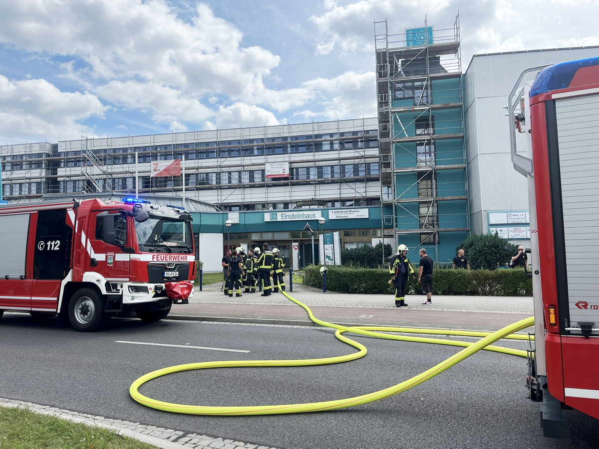 Brand im Einsteinhaus sorgt für Feuerwehreinsatz