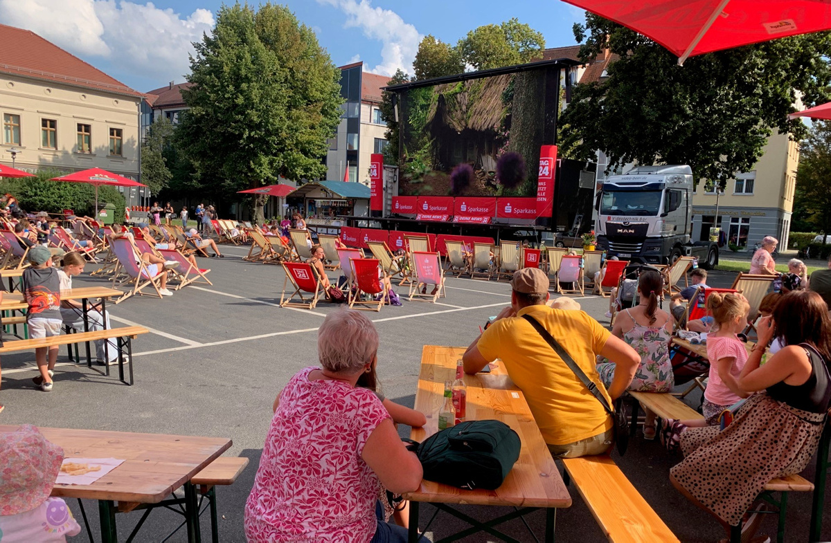 Freiluftkino-Vorstellungen mitten in der Altstadt