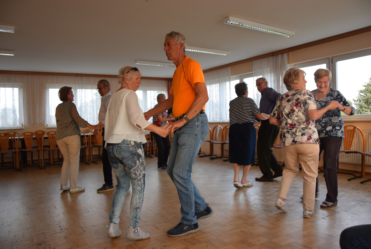 Freizeittanz im Feuerwehrgerätehaus