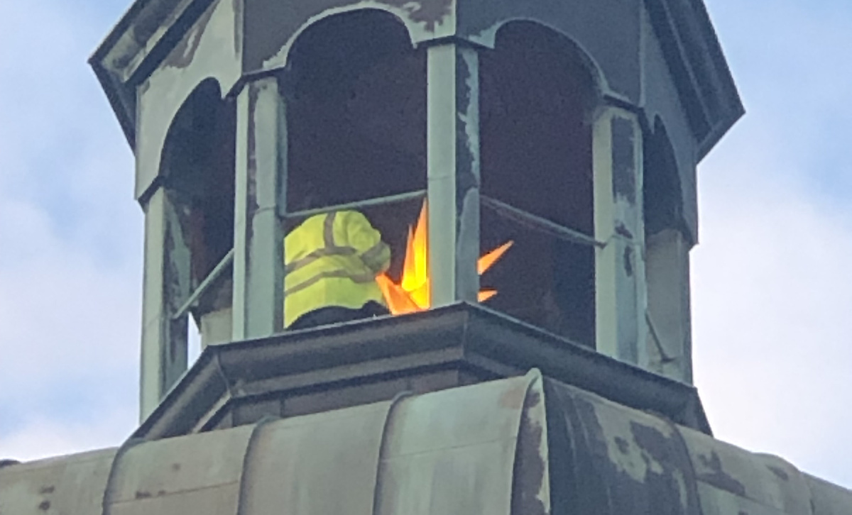 Im Turm der Johanneskirche hängt wieder ein Stern