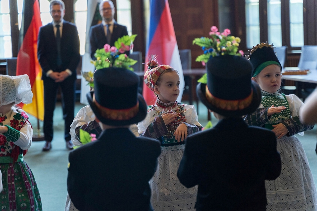 Zeißiger Kinder beim Ministerpräsidenten