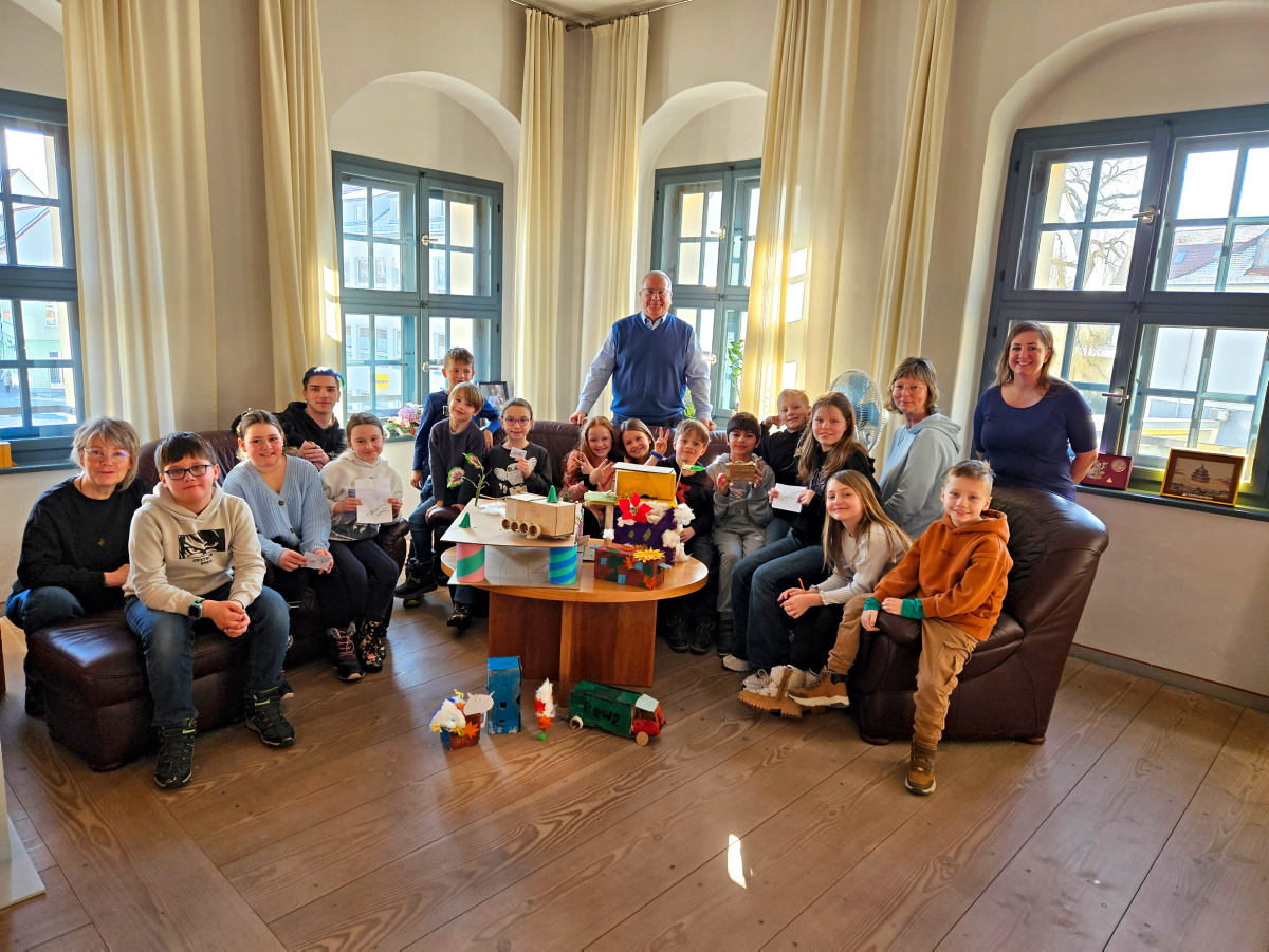 Kleine Stadtdetektive zu Besuch im Rathaus