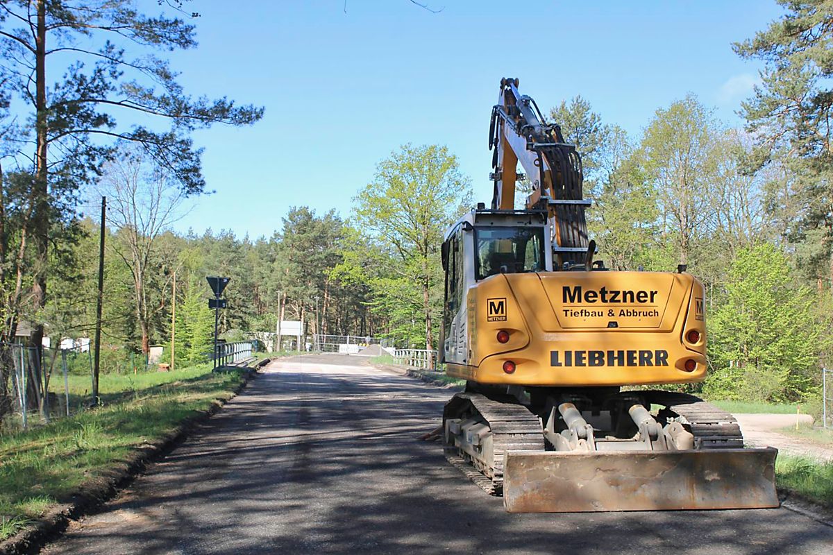 Straßensperrung wegen Brückenneubaus