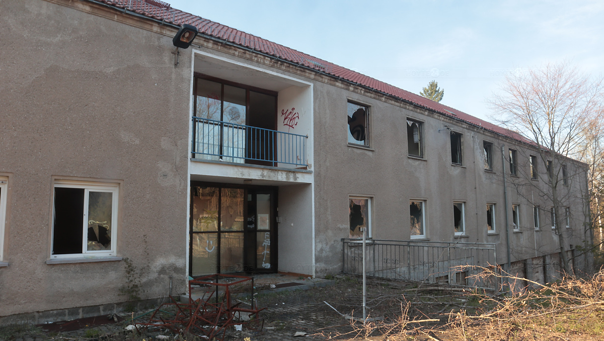 Trotz Zauns: Ruine zieht Besucher an