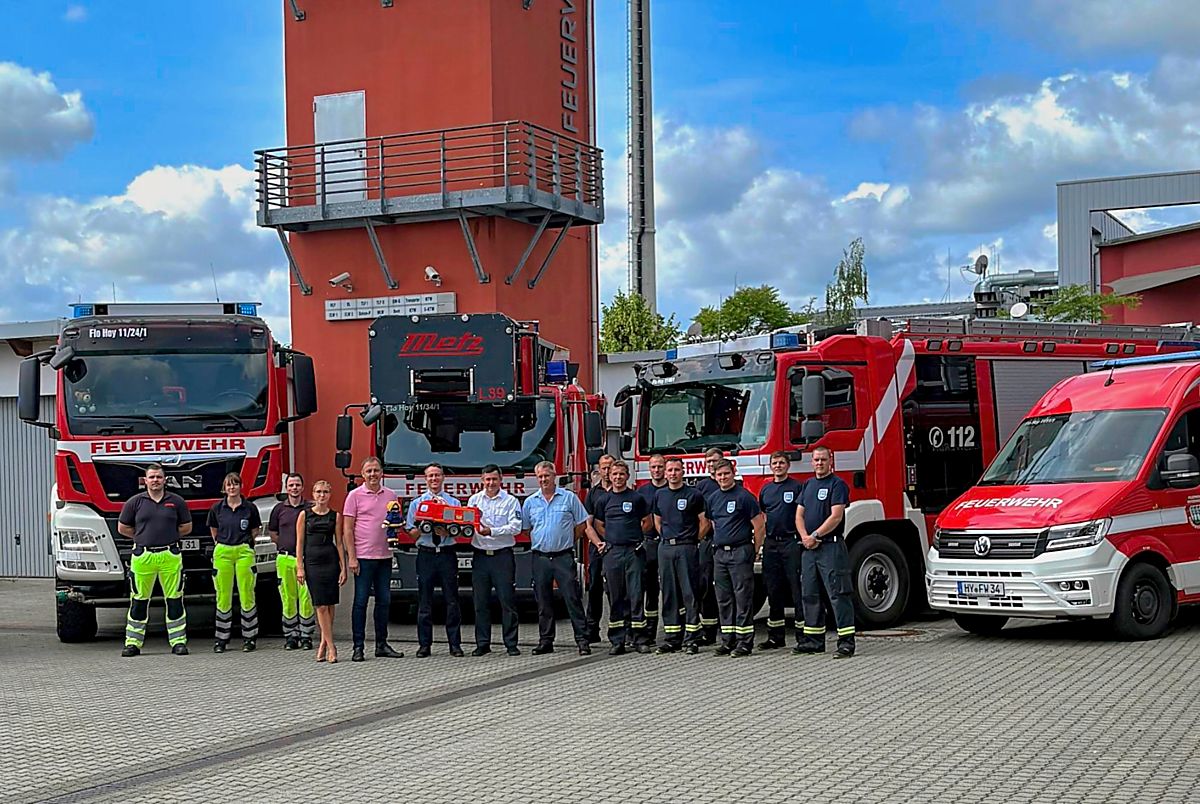 Feuerwehr geht von Feuerwehr zu Feuerwehr