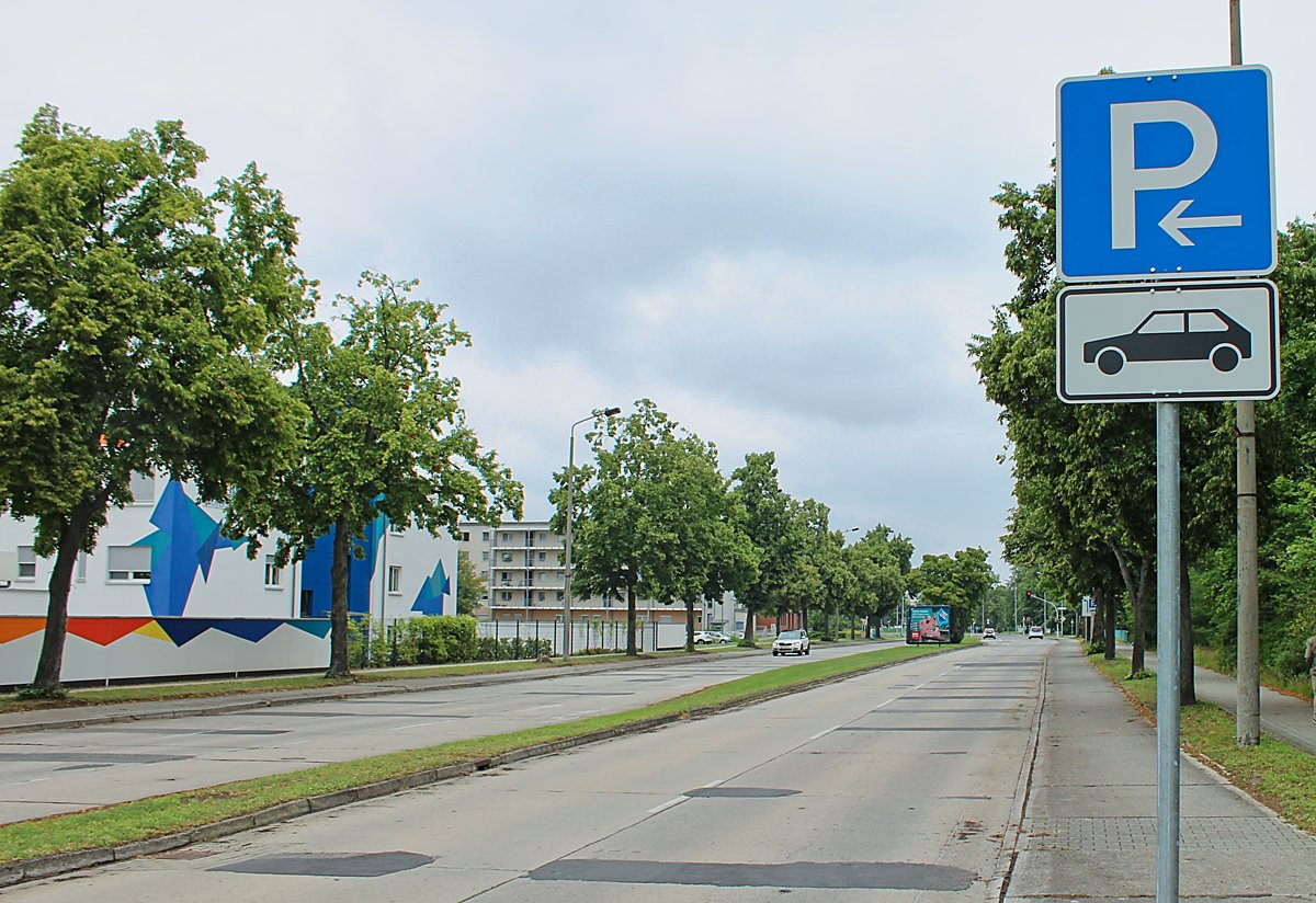 Neue Parkspur an der Erich-Weinert-Straße