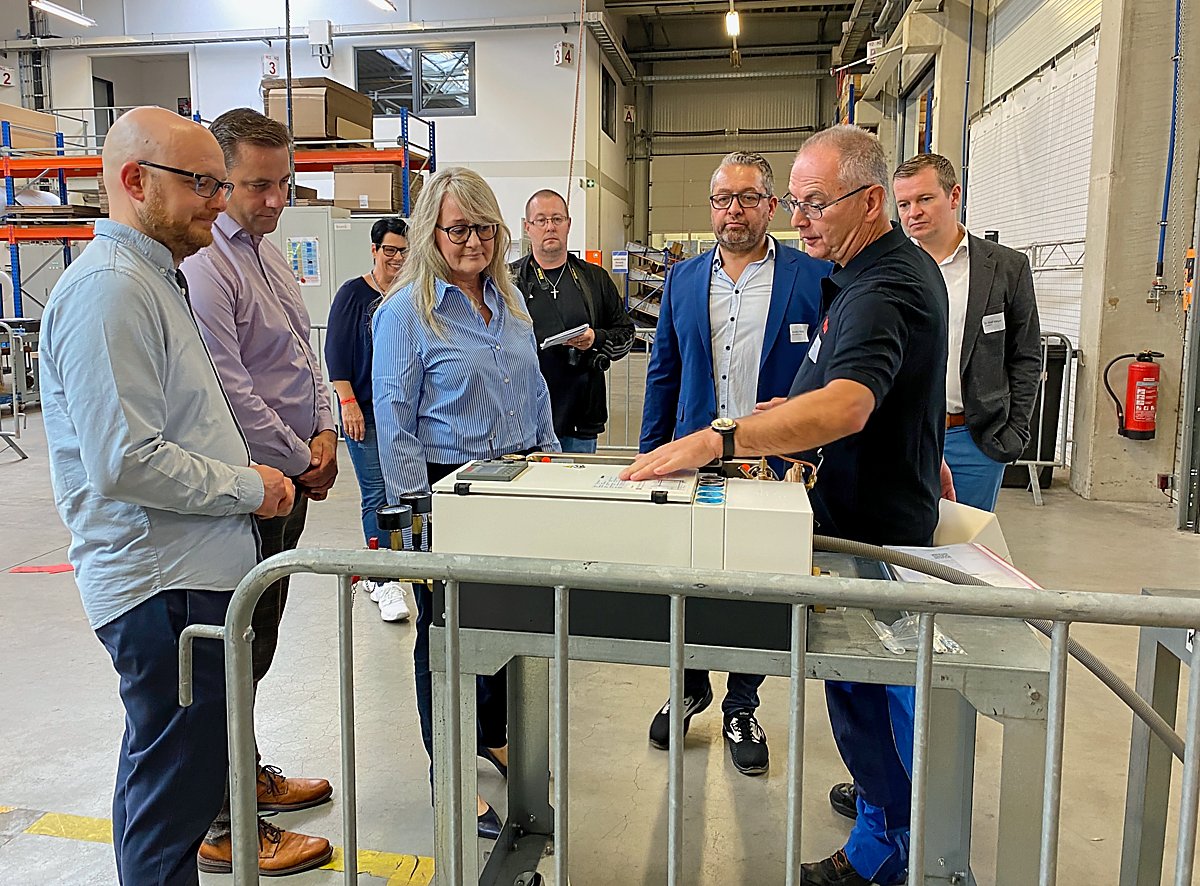 Bei Pewo einen Blick hinter die Werkstore geworfen
