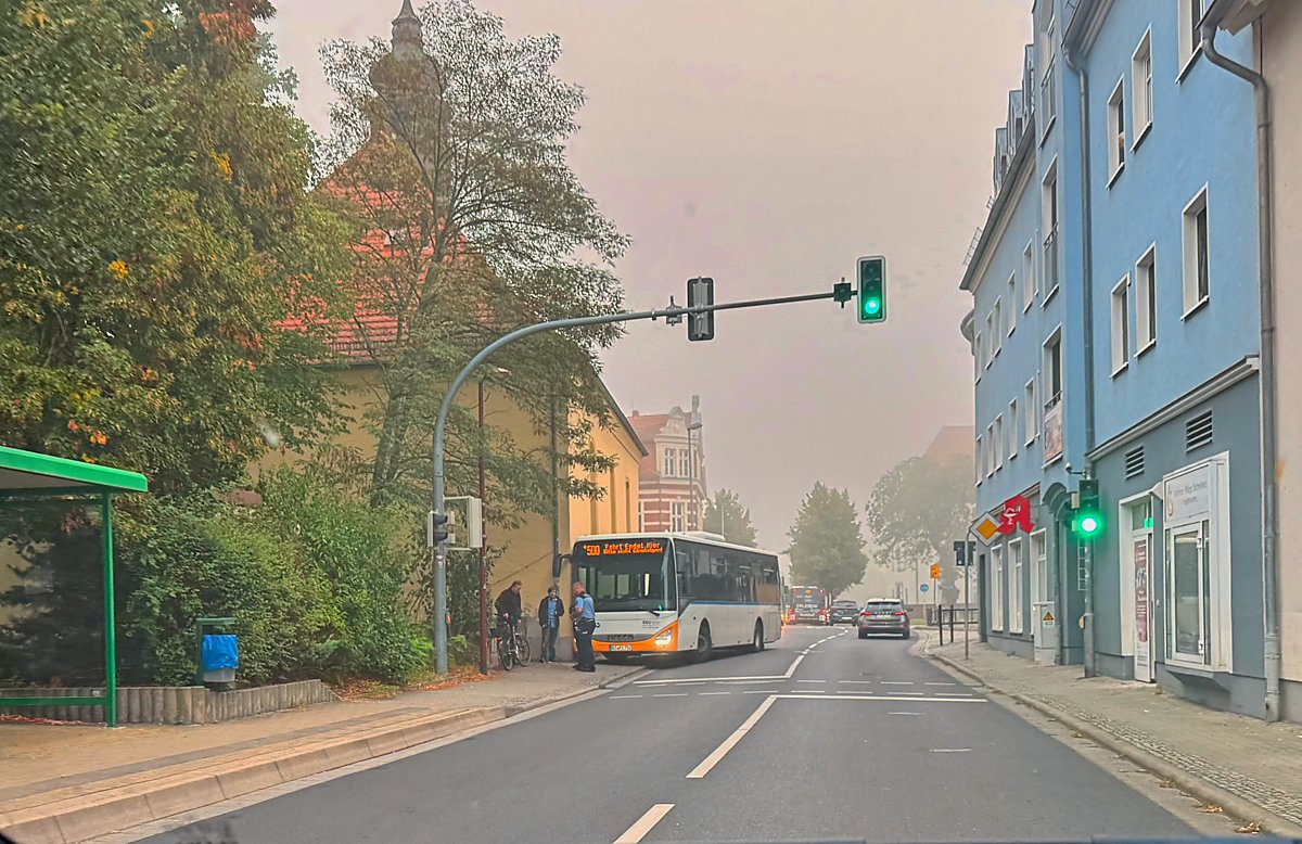 Bus rammt Kreuzkirche am Woyski-Park
