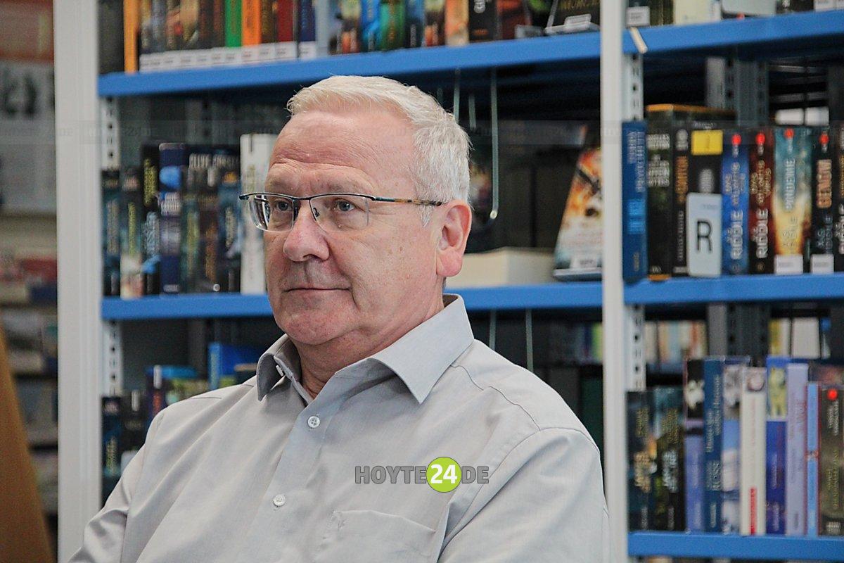 Man sieht Oberbürgermeister Torsten Ruban-Zeh.