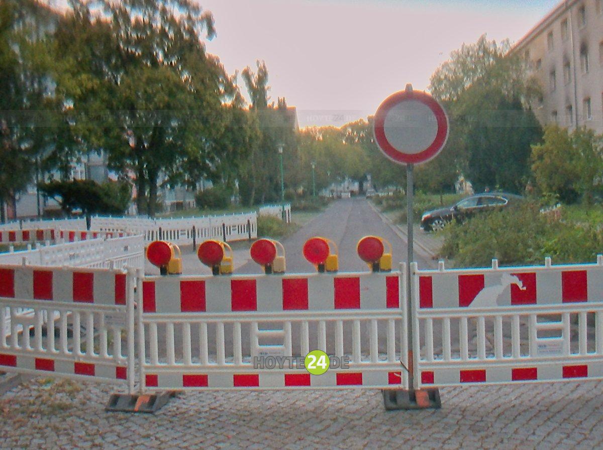 Man sieht den gesperrten Teil der Otto-Damerau-Straße.