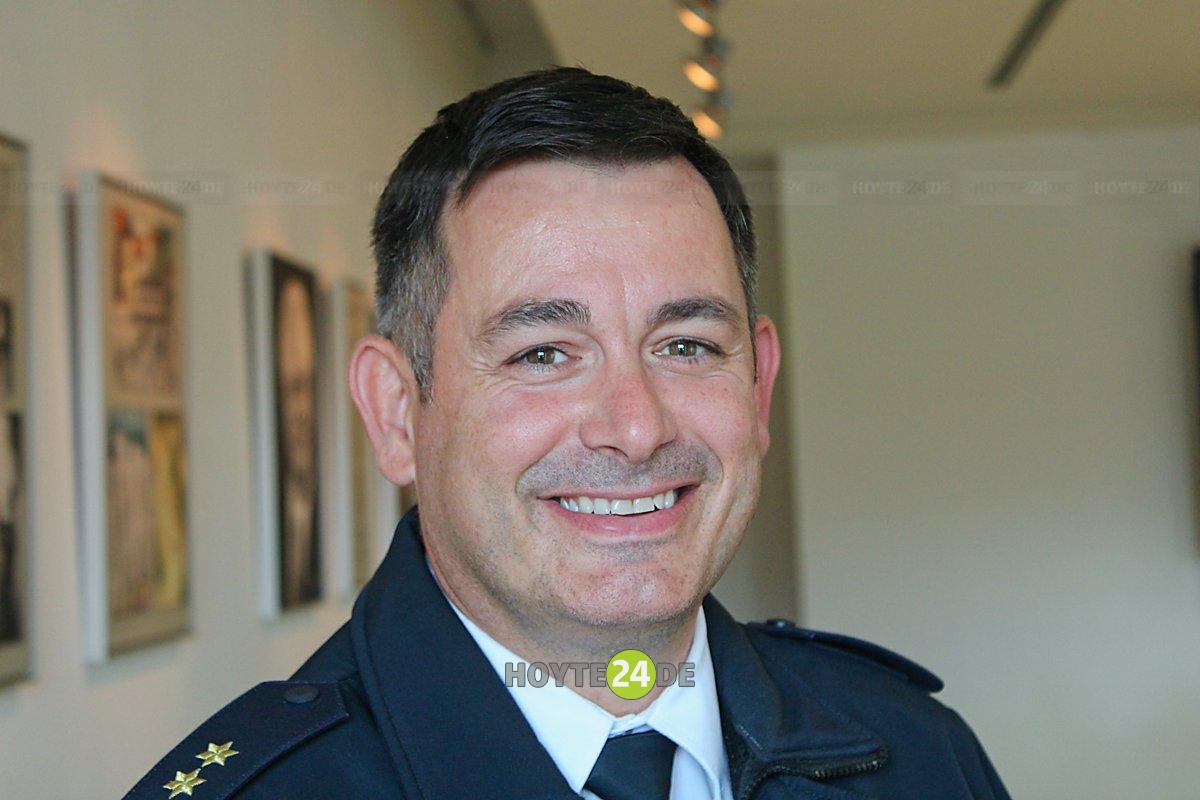 Man sieht Hoyerswerdas Feuerwehr-Chef Benny Bastisch.