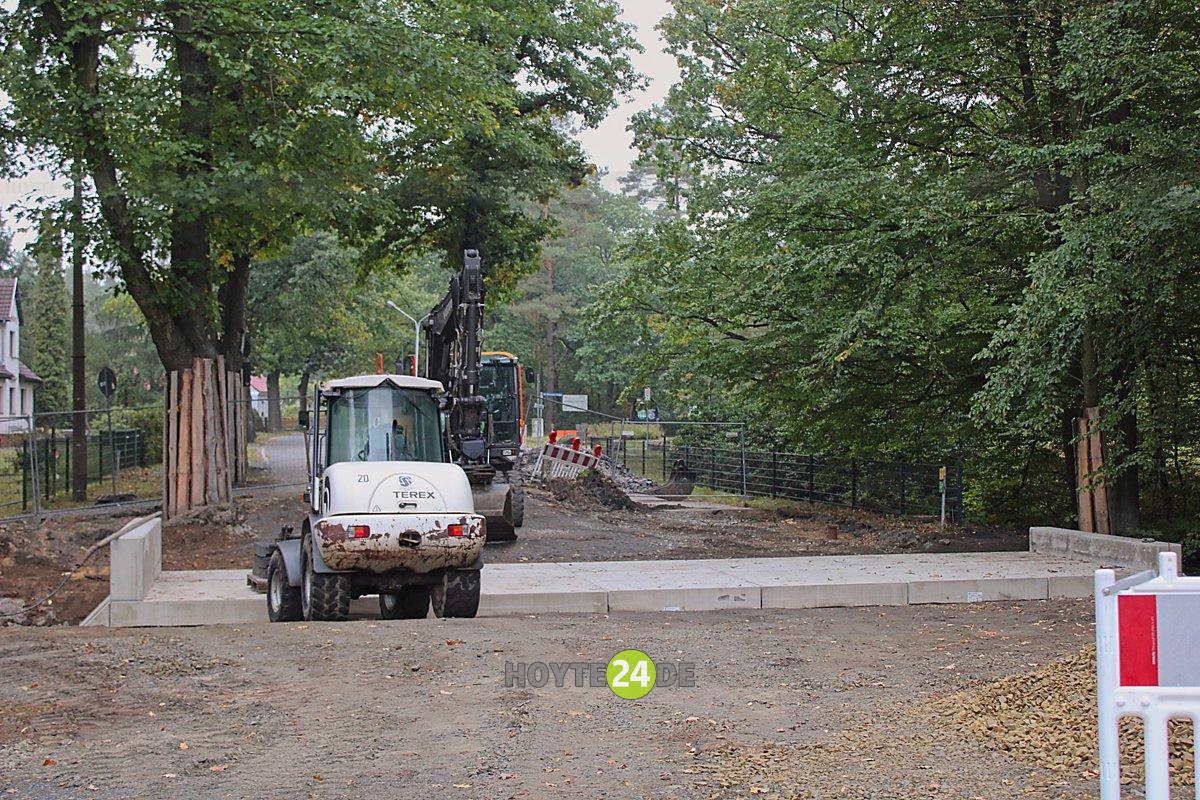 Man sieht den Brückenbau in Knappenrode.