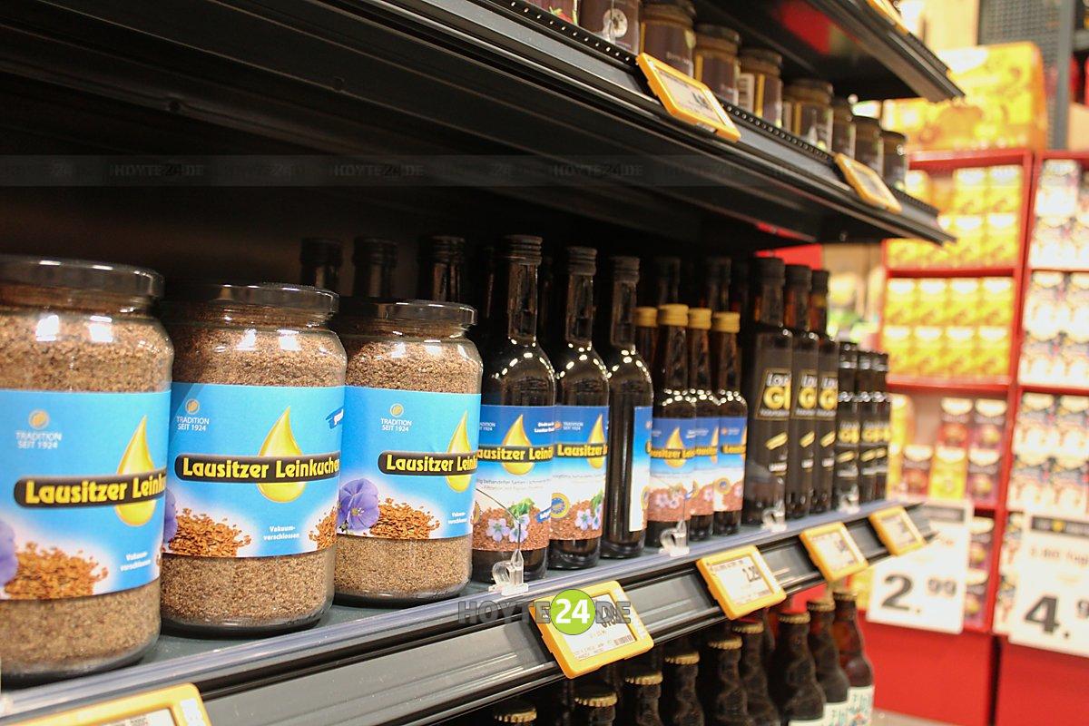 Man sieht Produkte aus der Lausitzer Ölmühle in Hoyerswerda.