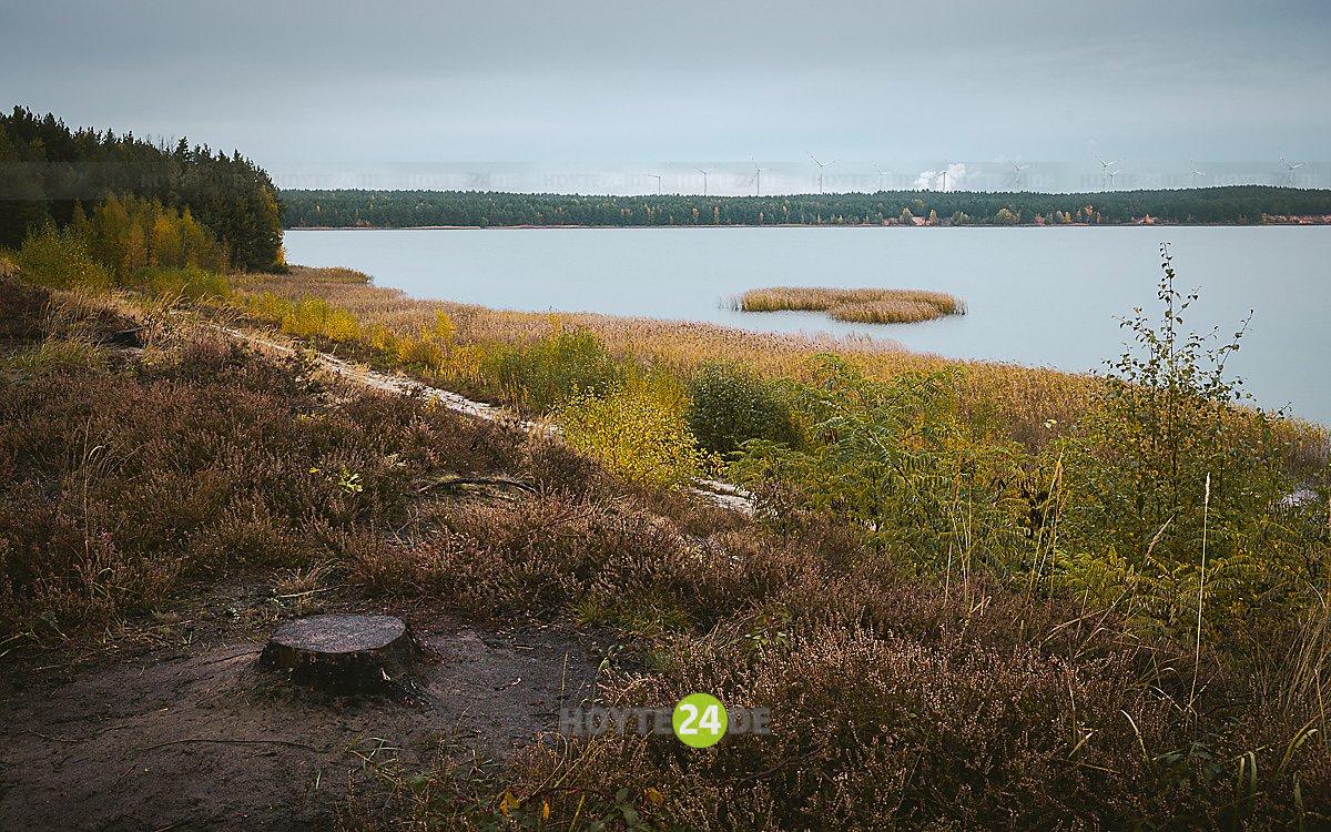 Man sieht den Scheibe-See.