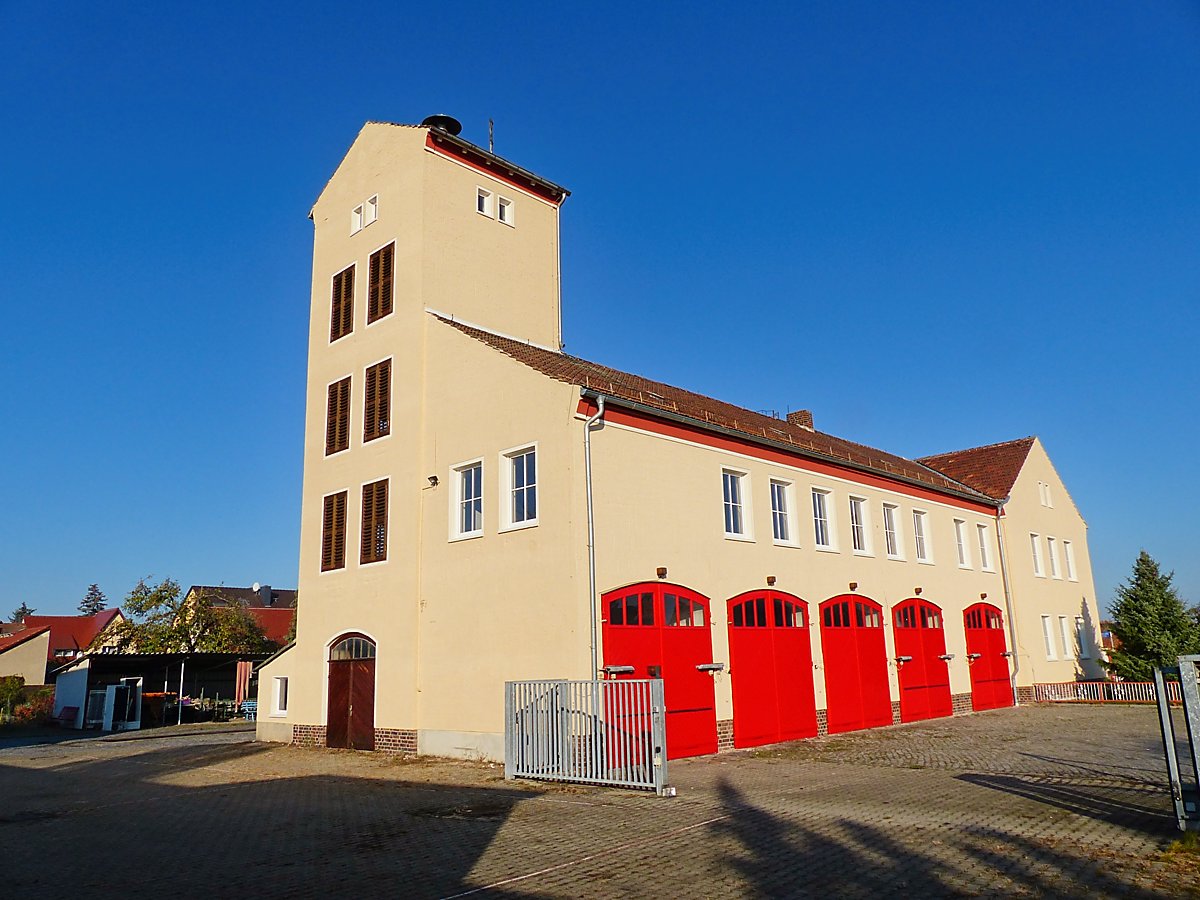Man sieht das Gebäude der Freiwilligen Feuerwehr Altstadt.