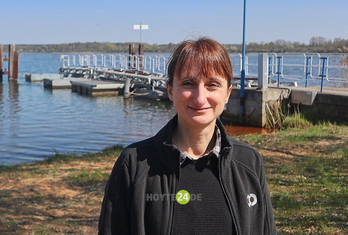 Man sieht Dana Hüttner.