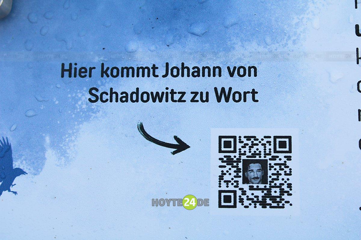 Man sieht einen QR-Code und den Satz: Hier kommt Johann von Schadowitz zu Wort.