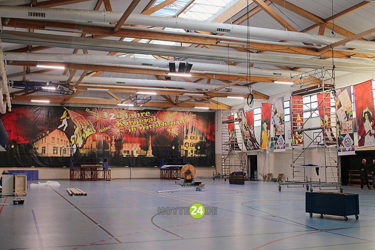 Man sieht einen Blick in die Mehrzweckhalle Wittichenau.