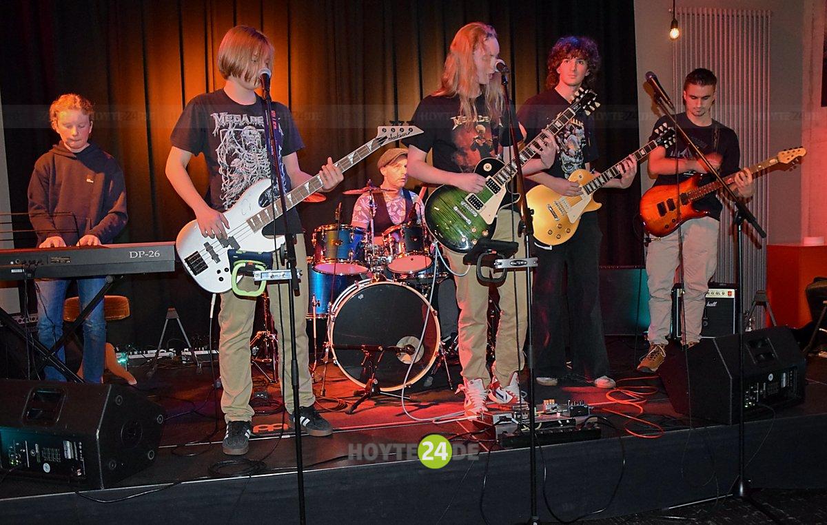 Man sieht die polnisch-deutsche Band.