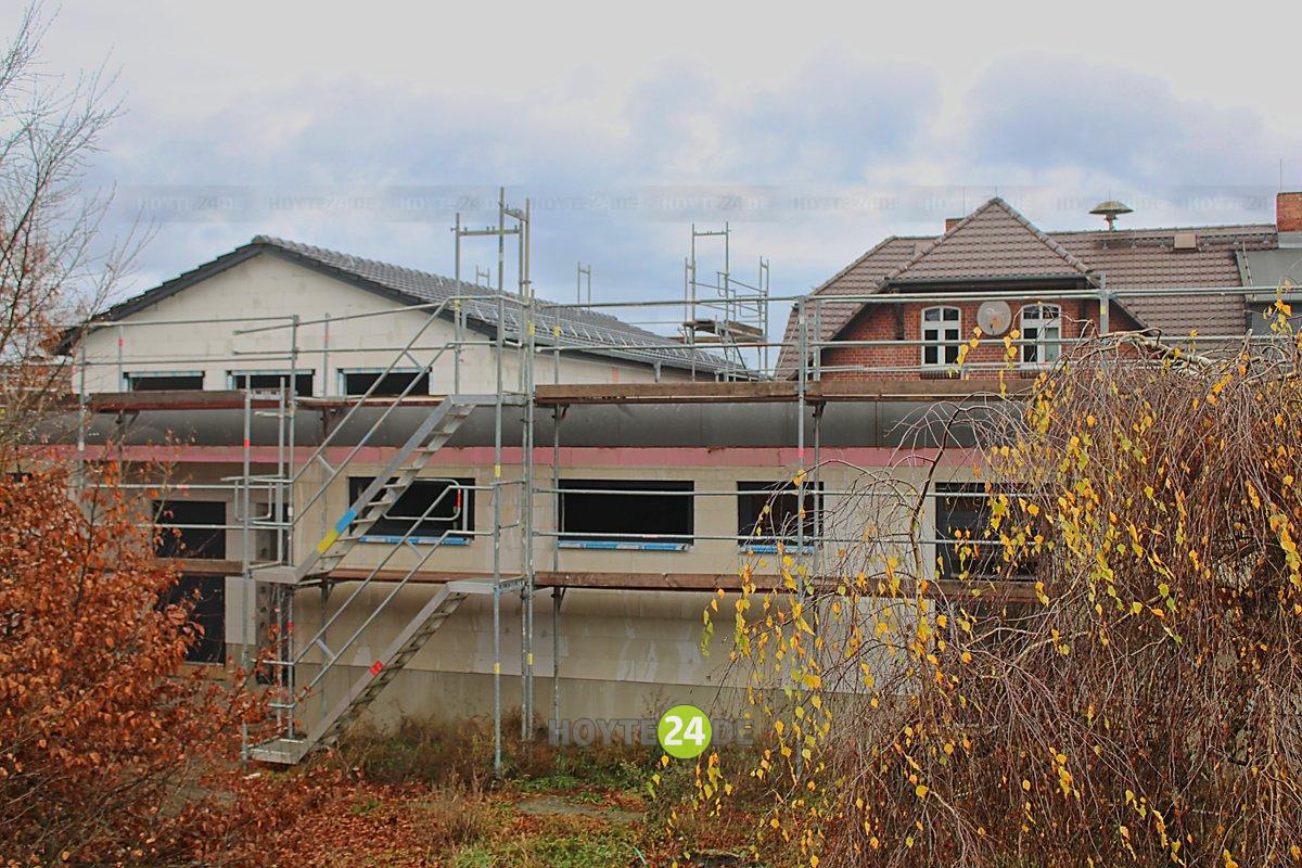 Man sieht die Baustelle des neuen Feuerwehrgerätehauses in Sabrodt.