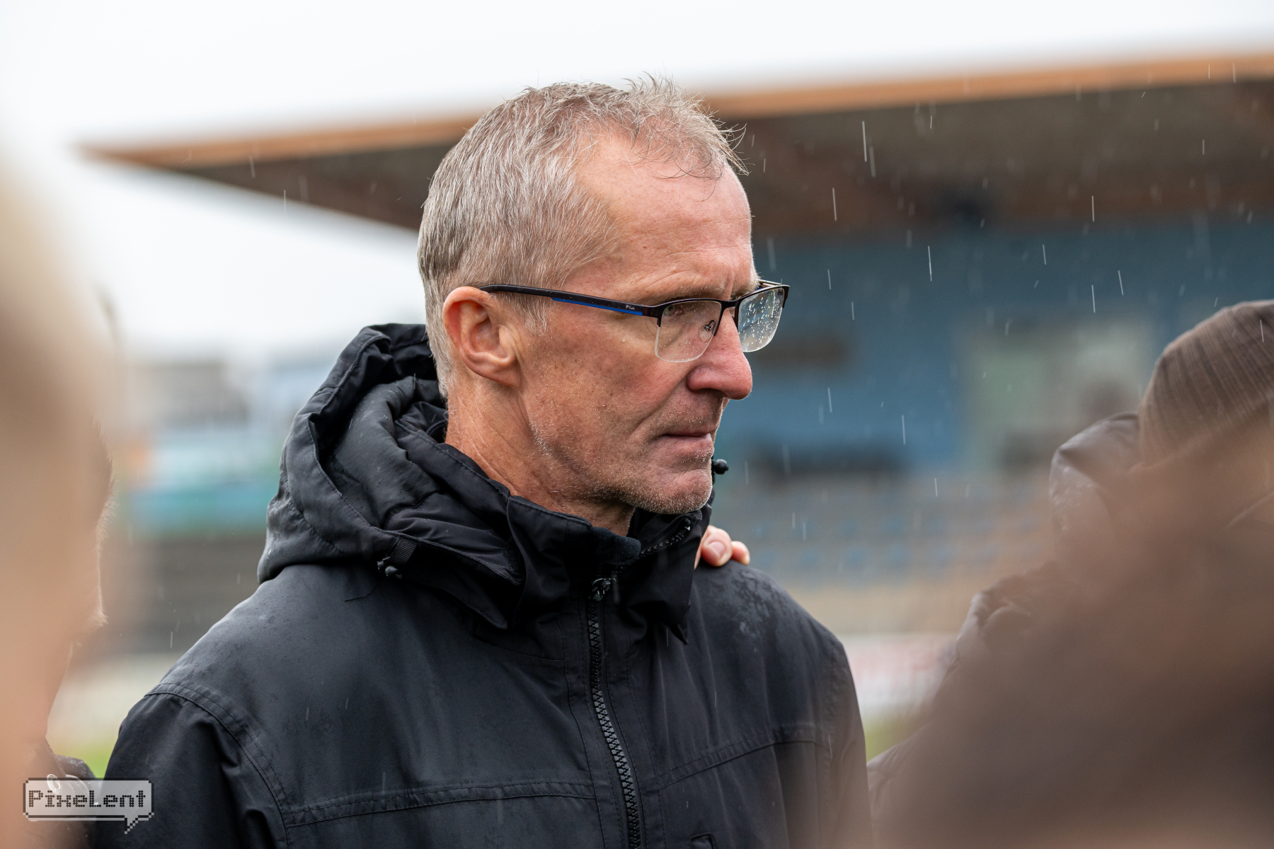 Man sieht HFC-Trainer Stefan Hoßmang.