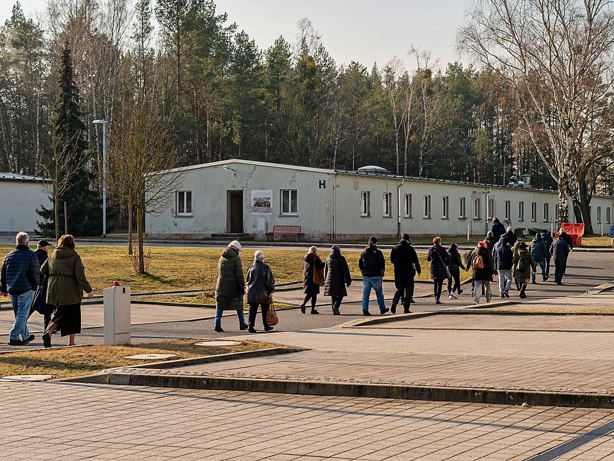 Man sieht die Museumsbaracke zum Lager Elsterhorst in Nardt.