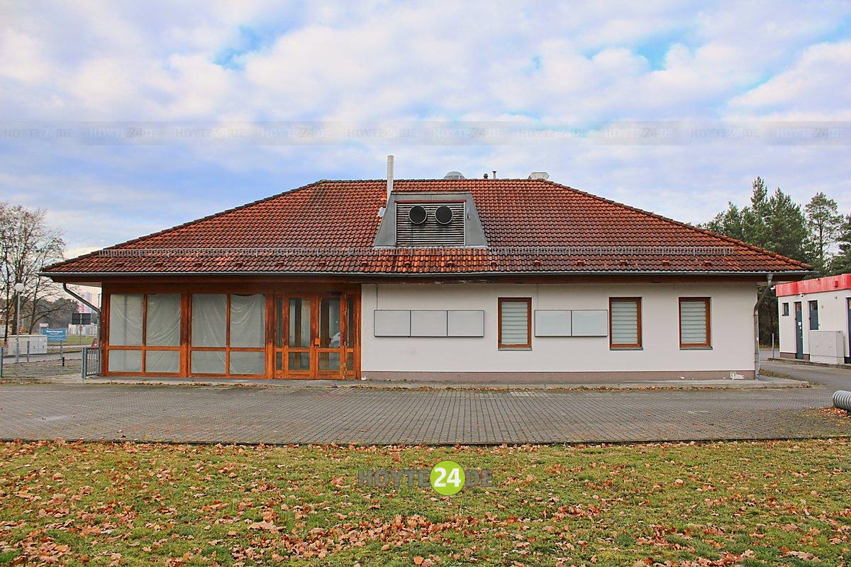 Man sieht den früheren Burger King in Hoyerswerda.