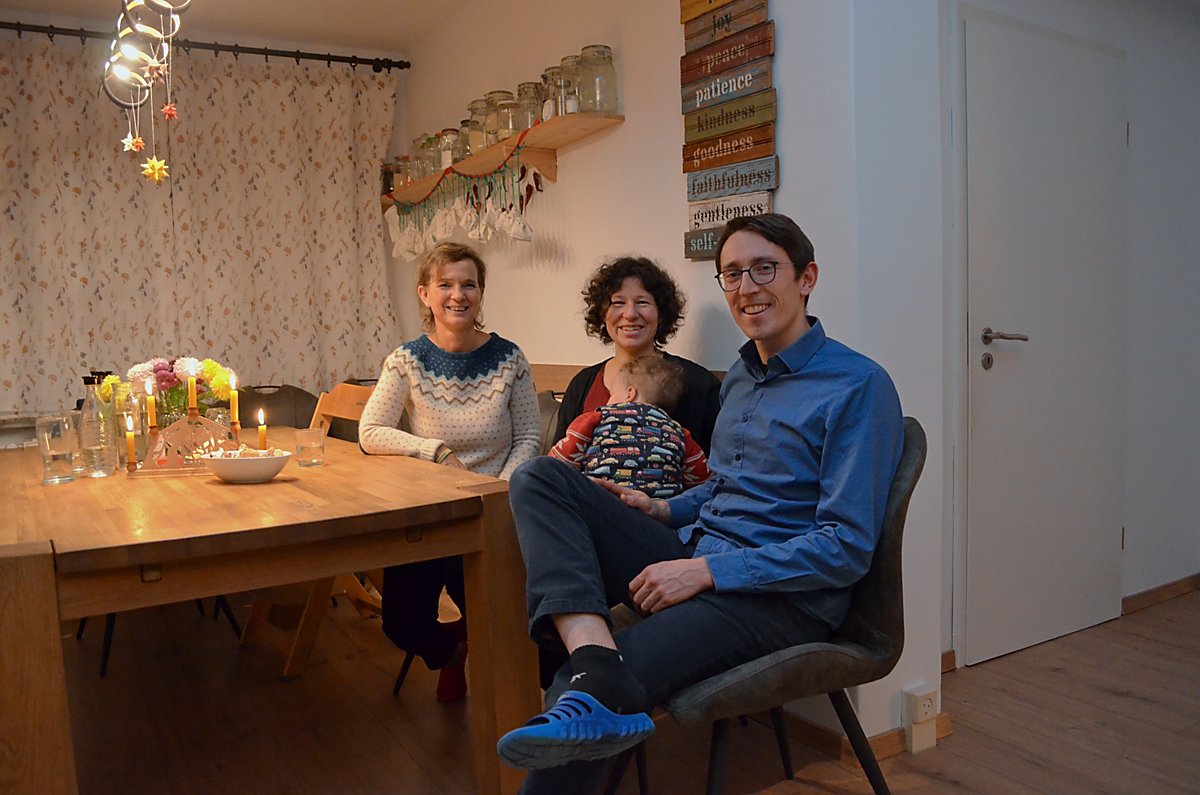 Man sieht Maja Lehmann sowie Liesbeth und Christfried Posselt.