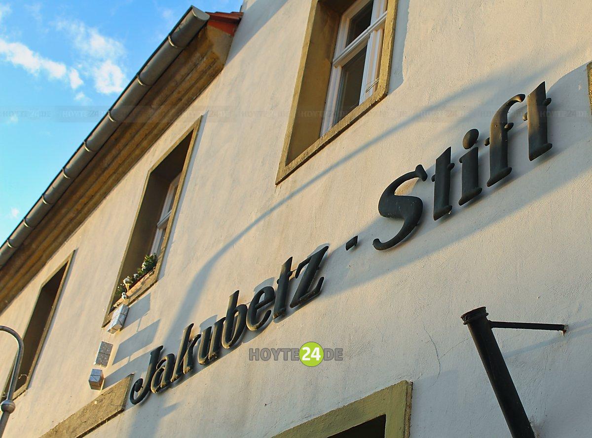 Man sieht den Schriftzug Jakubetz-Stift.