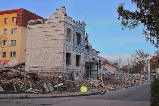 Man sieht den Rest der Collinsstraße 2-6.