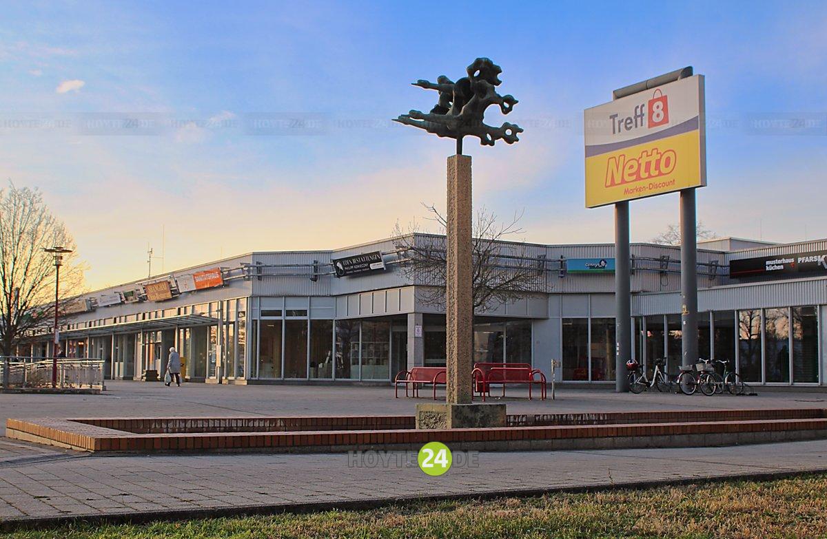 Man sieht das Treff-8-Center.